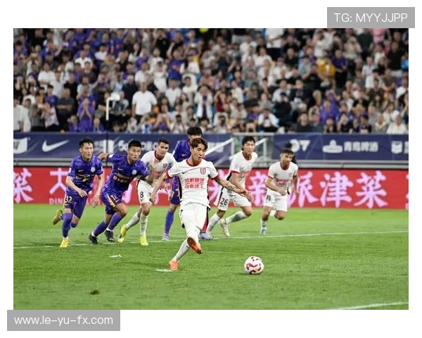 成都蓉城2025赛季盘点:冲榜首、战亚冠,为何最后是遗憾?