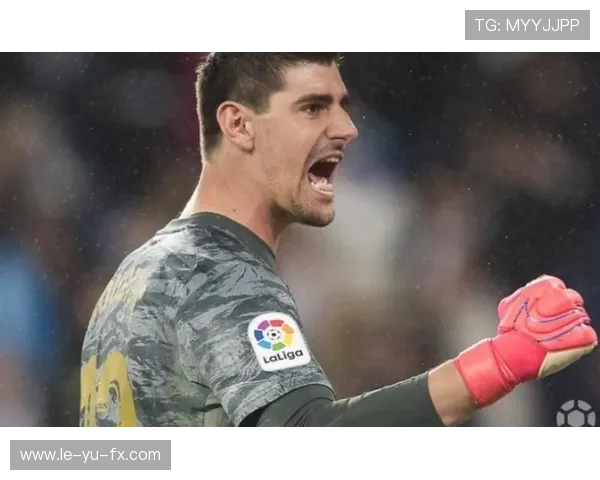 库尔图瓦荣膺西甲金手套奖，守门神风采再获认可