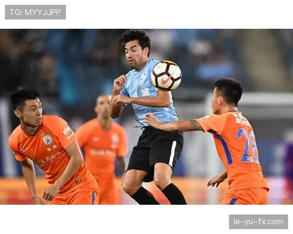 中超夏窗重磅引援引爆热议，明星球员加盟显著提升球队争冠实力